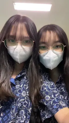 KITA BUKAN KEMBARRR