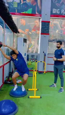 جزء من تمارين                         تأهيل الرباط الصليبي الامامي            للاعب منتخب شاب العراق 🇮🇶 ونادي الشرطه            (حسين صادق 9 )       #كابتن #مصطفى #الثابتي  #تمارين_رياضية #جم بك رامي /زيونة خدمي ملعب الشعب مقابل فلافل علي دبل 