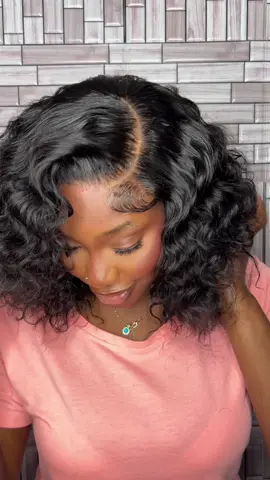 On valide pour l'été😍 @Luvme Hair for the win linked on bio❤️ #wiginstalltutorial #summerhair #waterwavewig #luvmehair 