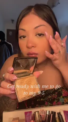 Get ready with me to go to my 9-5 #grwm #getreadywithme #grwmformy9to5 #morningroutine #everydaymakeuproutine #morningvlog🌷☀️ #fyp #4u 