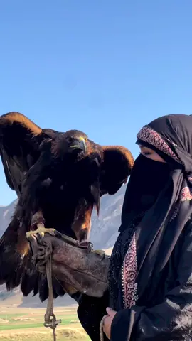 I bow to Allah ‘azawajal, the Almighty creator of the universe … . . . . #horse#horselove#eagle#eagleempire🦅#mountains#landscape#explorepage#foryou#foryourpage❤️#kyrgyzstan#travel#women#islam#allahakbar 