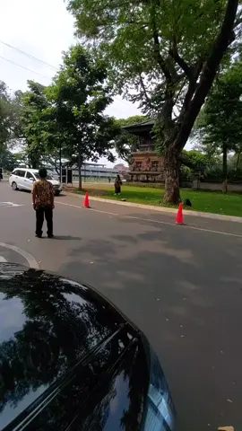 mencintaimu aku gak tenang kali yah mana bisa tenang🤣🤣🤣#videoperjalanan #jalanbarengbestie #soundnyaasik #jalanmasihpanjang #fyptiktok #hiburansemata #vlogjalanjalan #gabut #nikmatikenangannya #asikinaja #tiktokan 