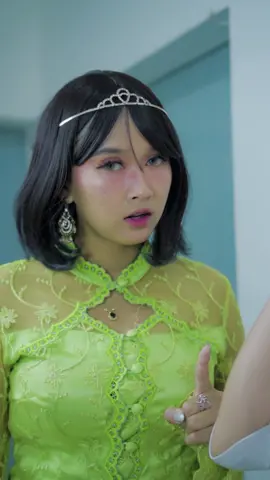 Dulu sahabat kok sekarang jadi jahat?! 😢😰 @nonahanna @Arya  #drama #dramatiktok #dramasekolah #dramakantor #tiktokviral #sahabatjadimusuh #maidenproductions 