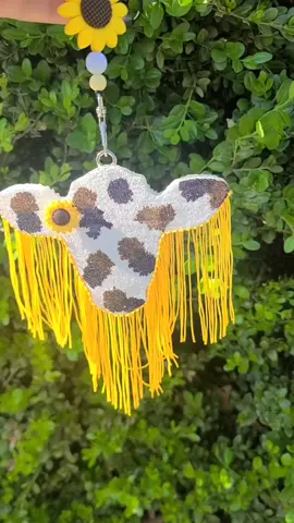 Come with me while I make some custom order freshies! #freshie #cowhead #sunflower #teal #SmallBusiness 