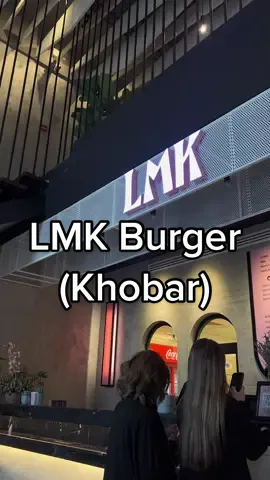 تجربة لطيفه مع الطف مخلووق 💗💗  #lmkburger #مطاعم_الخبر #khoabr #foryou #fy #fyp #explore #khobarblogger #اكسبلور #قطط #قطط_كيوت #cat #mycat #cats #burger    #الخبر 