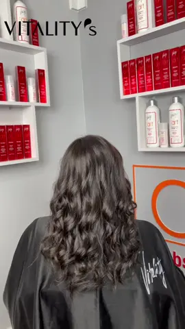 Optez pour Art 5-08 pour des cheveux bruns beaux et brillants. 🤩🤩✨✨ #HSS #Artabsolute #vitalitys #maroc #italie #coloration #haircolor #hair #hairstyling #color #protectoil #salon #beauty #hairart #coiffure #brownhair #brunette 
