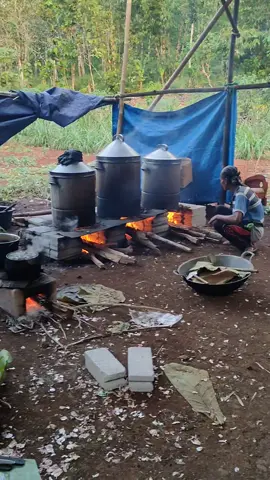 gotong royong hajatan di kampung