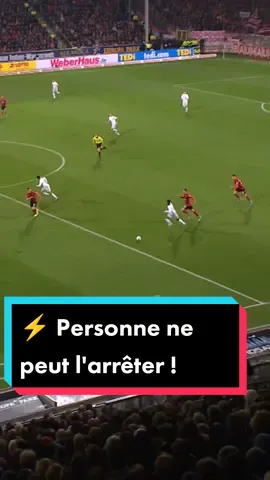 ⚡️ Personne ne peut arrêter Alphonso Davies !!! #Bundesliga #SportsTikTok #Football 