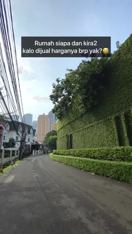 Ini rumah pnjang bgt yak di #scbd kira2 kl dijual brp ni ges? #rumahmewah #kantorscbd #adabuatkamu 