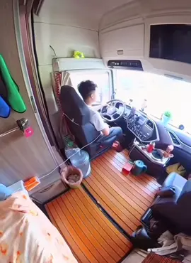 It's a home! #truck #trucks #theafricancarguy #trucker #truckdriver #motorhome #foryou #fyp 