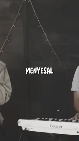 Sepertinya memang lebih pantas untuk sekedar mengagumi bukan memiliki🥀 #menyesal #ridhokusuma #musiclirik #music #liriklagu 