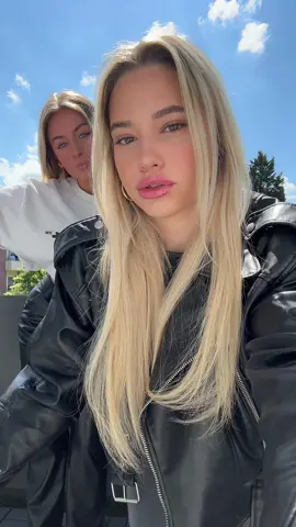 sunny days met mn schatje @𝐋𝐘𝐃𝐈𝐀 𝐌𝐀𝐑𝐈𝐀 #newmusic 