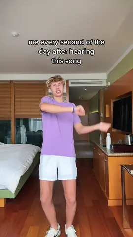 the voice crack😭😭