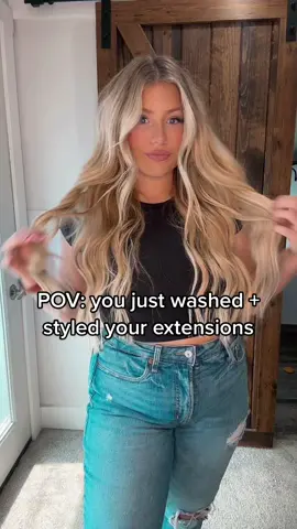 Theres not other feeling than fresh hair especially with extensions 🤌🏼 #hairextensions #freshhair #wackadoodle #whackadoodletime 