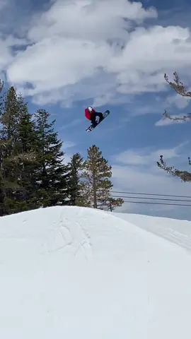 Sharky Bs 16 😤🦈 #JakeCanter putting down the first ever Backside 1620 out of a Shark Fin take off ✔️ 📍: @Mammoth Mountain #snowtok #mammothmountain #givesyouwiiings