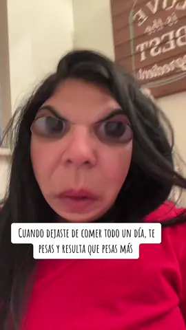 Dejar de comer nunca es la solucion… recuerda que la comida no es tu enemigo… y al dejar de comer de golpe tu cuerpo entra en resguardo y el metabolismo se pone lento y empieza a retener liquidos como mecanismo de defensa…..  tienes que saber escuchar tu cuerpo y respetarlo… puedes tener muchos factores de salud que pueden estar causandote el sobrepeso en tu cuerpo, como tambien puedes estar pasando por depresion, ansiedad , etc que hace que tu organismo se altere!!! Empieza a realizar tus cambios Primero desde el amorpropio…..#bodypositivity #amorpropio #gordita #plussize #curvy #reflexion #trend #viral 