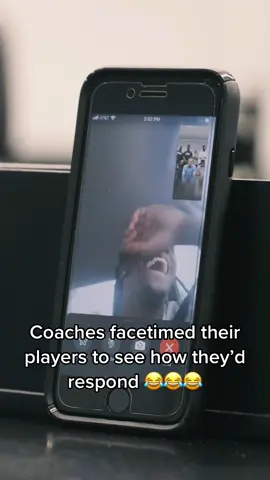 “I must’ve did something wrong.” 😂 (via @GamecockFB) #funny #facetime #coaches #football #players 