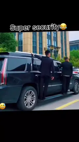 Super security. 🤣🤣🤣 #fypシ゚viral #security #life #chinese #lol #laughing #viral #humor #seguridad #protection #rire #fypage #fypdongggggggg 