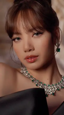 Stunning #LISA shines in the Passage To Emerald necklace from our new #Bulgari Mediterranea #HighJewelry collection.  #BulgariHighJewelry  #BulgariMediterranea  #LaLisa
