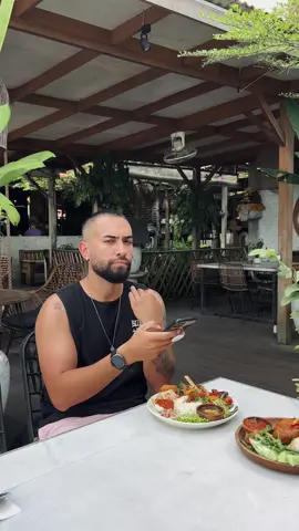 How to shoot your food in a cinematic way with just your phone📱#traveltiktok #foodtiktok #kulinermakanan #traveltiktok #rekomendasimakanan #tipsandtricks 