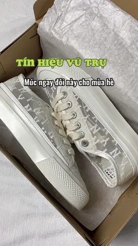 Giày thể thao mùa hè màu trắng #reviewlamdep  #xuhuong #gaubata #Shopgiaygau #fypシ #giaysneaker 