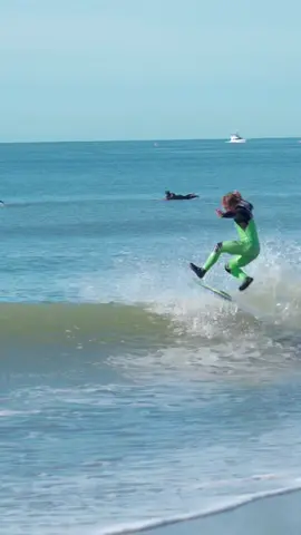 Combo for breakfast 😋 #skimboarding #combo #shorebreak #liner 