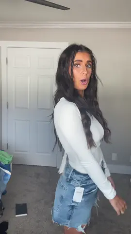 im in love #goodamerican #goodamericanshorts #goodamericanhaul #bestshorts #grwm #curvyfashion #fyp #denimshorts #summerstyle #summerfitinspo #shortstryon #MomsofTikTok #utahtok @Good American 