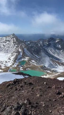 Volcán activo Tongariro en Nueva Zelanda. Donde se filmó Mordor, El Señor de los Anillos 🎥🇳🇿 #tongariro #elseñordelosanillos #newzealand #volcan 