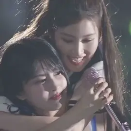 oh my samo heart 😭 #samo #samotwice #momo #sana #twice #twice5thworldtour #tokyo 
