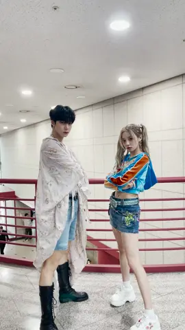 #QueencardChallenge with #형원 👑 @몬스타엑스_MONSTA X  #여자아이들 #GIDLE #퀸카 #Queencard #퀸카챌린지 #I_feel  #YUQI #우기 