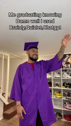 THANK YOU THANK YOU 🤝🏽👨🏽‍🎓😂 #fyp #fypシ #relatable #viral #graduation #didyouknow #foryoupage #funny 