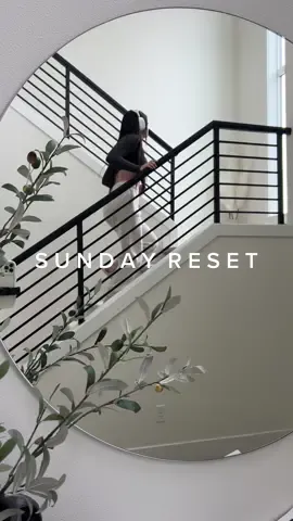 happy sunday reset!! who else is cleaning today🧼🎧👏🏼 #sunday #sundayreset #CleanTok #cleaning #clean #Home #homedecor #satisfying #aesthetic #cleanhome #thatgirl 