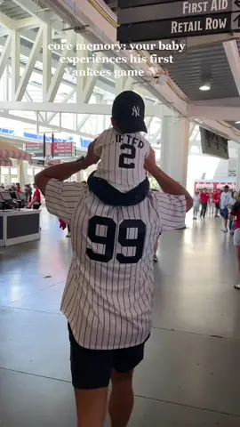 No naps but a lot of snacks, and we made it to the 7th inning stretch! Success! ⚾️🫶🏽 #yankeesgame #babiesoftiktok #babytok #corememory 