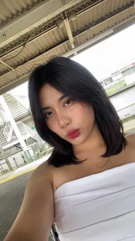 menurut gue kmrn gue CAKEP bgt 😦😦