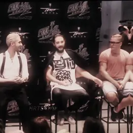 Sorry for using the same audio help || probs my last tokio hotel edit || #hrts4wm #tokiohotel #twins #kaulitz #tomkaulitz #billkaulitz #tomkaulitztokiohotel #trending #velocityedit #velocity #slowmo #aftereffects #videostar #capcut 