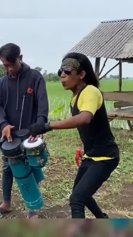 suling sakti kang kecrek 😎 #buihjadipermadani #exist #lagumalaysia #pengamenjalanan #pengamenviral #pengamenlucu #mamik #fypシ #fyp 