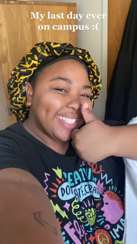 I was on the verge of tears all day 😭 #lastdayofcollege #collegegraduation #fyp #spendthedaywithme #minivlog #vlogs 