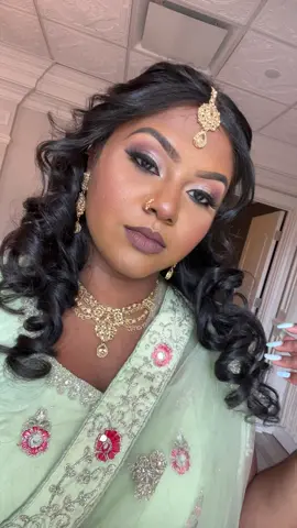 I felt so pretty this day at my friends wedding as a bridesmaid 😭😭😭 took notes while the MUA beat my face 🫠 first Guyanese wedding and it was amazinggg #indianbridesmaid #indianmakeuplook #bridesmaidmakeup #indianweddings #makeupforbrownskin #indianbridesmaidsmakeup 