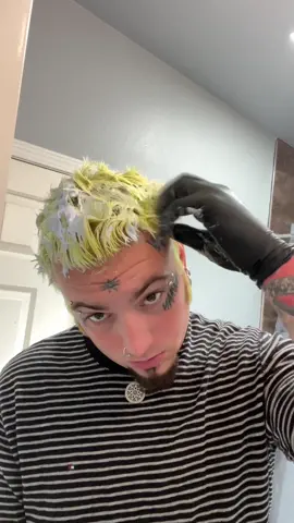FROM LIME TO LEMON! #madkelly #madkellymadkelly #numetal #numetaltiktok #brianheadwelch #diyhair #yellowhair #korn 