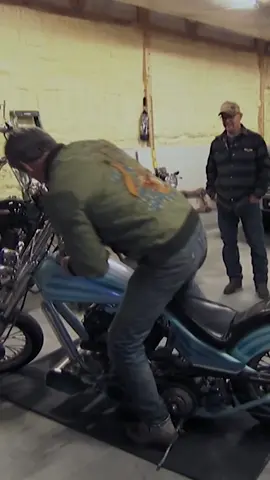 Wow! Look at that cool Knucklehead Blue Motorcycle Part 2! #AmericanPickers