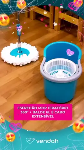 A solução mais prática para a limpeza diária é o Balde Spin Mop Giratório com Esfregão 360° - Linha Clean da 123Útil. Esqueça a vassoura, o rodo e o pano de chão, este produto garante rapidez na hora da limpeza.#foryou #limpeza #vendah #fypシ #limpezadacasa 