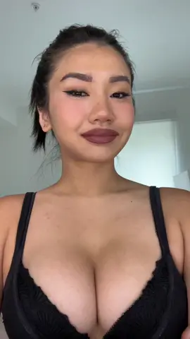 Which hairstyle you like better on me? 