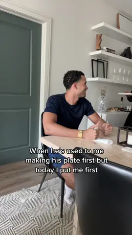 😂😂😂 the side eye is a winner! #fyp #fypシ #fypage #fypシ゚viral #fypdongggggggg #fyppp #fypdong #fypgakni #viral #viralvideo #viraltiktok #virall #sideeye #sideeyechallenge #marriedlife #marriage #marriedhumor 