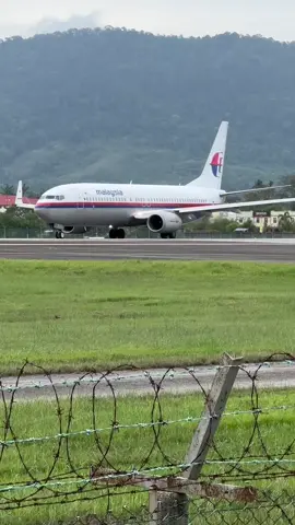 #lima2023 #langkawi #airshow #malaysiatiktok🇲🇾 #malaysiaairlines #takeoffindiscovery #flighttakeoff #masairline 