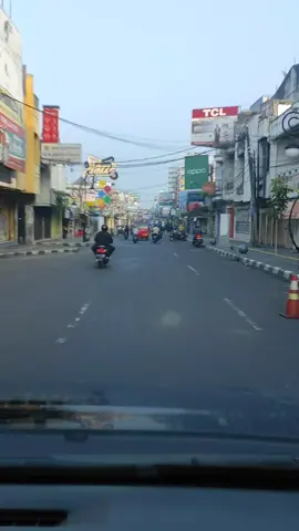 suasana kota Sukabumi (jl Ahmad Yani) pagi hari. #VideoPerjalanan #JalanJalanTraveling #TikTokPromote #vlogjalanjalan #