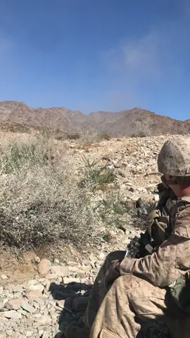 Like the video if you didnt see the Marine until he stood up! Who knows about R400?  #usmc #twentyninepalms #range400 #militarytiktok 