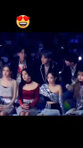 JIMIN REACTING TO JENNIE AND JISOO’S CONVERSATION AT MMA'S 2018 #viral