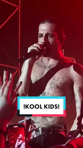 наспівую 24/7  #damianodavidmaneskin #maneskinofficial #costorwar #damianodavid #koolkidsmaneskin #loudkidsontour @Måneskin 