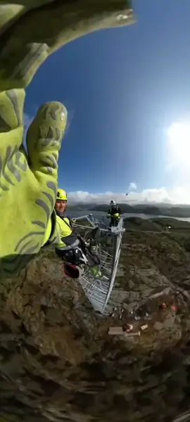 #opplandelektro #safetyweek #vincienergies #airlifthelicopter 💪💪💪#telecom #towerclimber #trøndelag #bigboywork #fyp @Andreas Knashaug 💪💪💪@Ivar Silset Opstad @Mads Pedersen8651  💪💪💪💪💪💪😊😊#aaksafety 