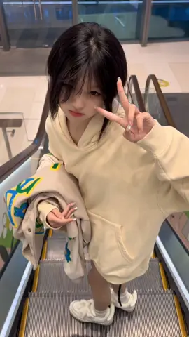 #chinesegirl #cutegirl #outfit #hodieoversize #douyin抖音 #foryoupage #fypage #douyin_china #cute #fypシ 